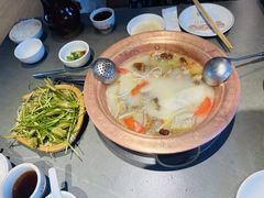 -阿婆情腊排骨火锅·野生菌季(古城旗舰店)