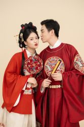 -雪中彩影婚纱摄影·微光艺术中心