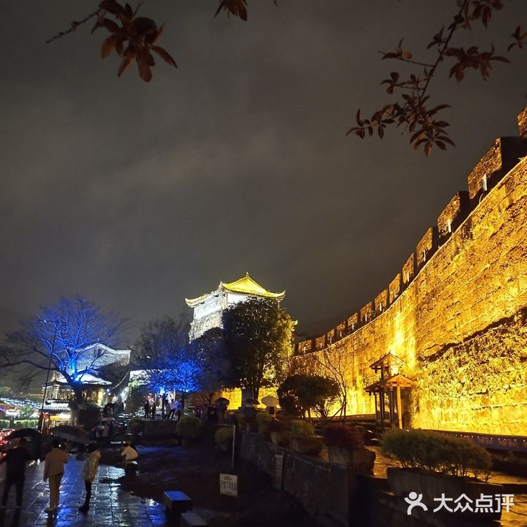 凤凰古城的夜景