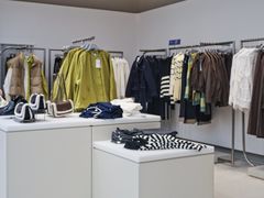 -URBAN REVIVO(七宝领展广场店)