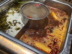 -巴渝瓦肆重庆鲜火锅(宝龙环湖店)