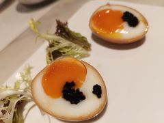 烟熏溏心鸡蛋黑鱼籽-港丽餐厅(高德置地店)