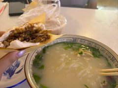 -烤鸭肉夹馍鸭汤店