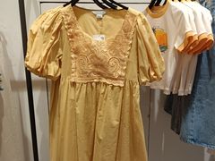 -URBAN REVIVO(上海中庚漫游城店)
