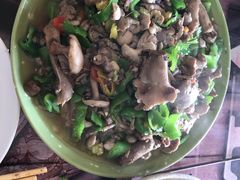 野芹菜-最心疆拌面·抓饭·烧烤