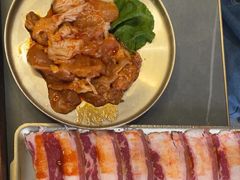 -围炉肉舍•炭烤活鳗•丹东海鲜烤肉(步行街店)