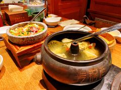 -云海肴·汽锅鸡·云南菜(天山百盛优客店)