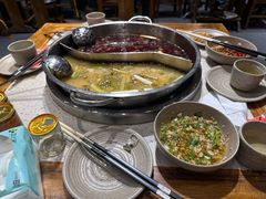 鸳鸯锅-肖肖酸萝卜鱼火锅(总店)