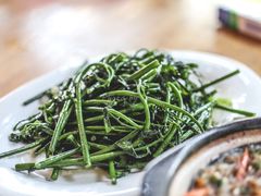 -黄记四更烤乳猪店