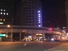 -丽湖大饭店