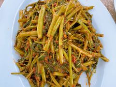 -东海岸人工湖美食村