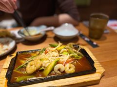铁板虾仁贝柱炒银芽-鸟鸣门屋台料理(金帝银泰店)