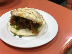 粉蒸肉咔饼-代四孃牛华豆腐脑美味小食(总店)