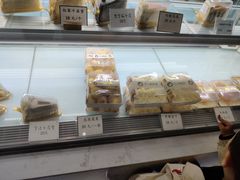 面包甜点陈列柜-欢牛蛋糕屋(萧山万象汇店)