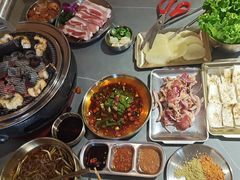 -围炉肉舍•炭烤活鳗•丹东海鲜烤肉(步行街店)