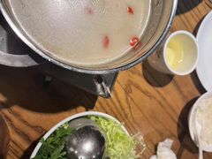 -爱碗亭·鲜炒湖南菜(壹城中心店)