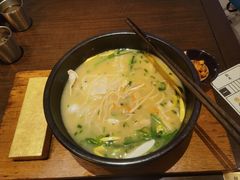 -银米·云南传统过桥米线(双廊黑金冠店)