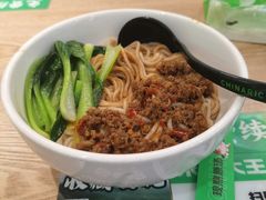 -蒙自源米线大王(东站店)