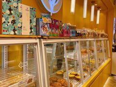 面包甜点陈列柜-嘉华饼屋JOY BAKERY(南屏街店)