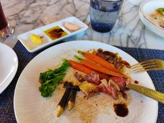 -三亚亚龙湾瑞吉酒店·宴悦Driftwood·游水海鲜·牛排·草坪·私人定制