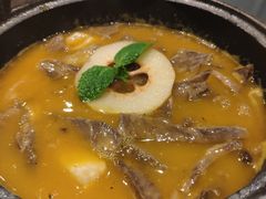 酸木瓜炖牛腩-半山腰·云南菜(侨福芳草地店)