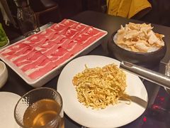 -鲜入唯煮·港式海鲜牛肉火锅(金宝街店)