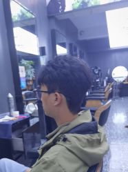 -藤野造型专业烫染接发