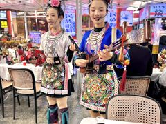-刘姐啤酒鱼民族演艺餐厅(西街总店)