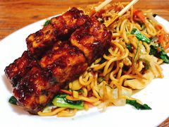 炒面-Warung Nia Balinese Food & Pork Ribs