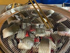 招牌活烤鳗鱼-围炉肉舍•炭烤活鳗•丹东海鲜烤肉(步行街店)