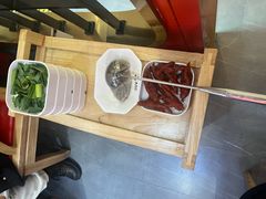 -鲁员外地锅鸡地锅鱼(龙湖江东天街店)