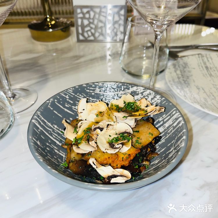 西餐美食，尽在万象城
