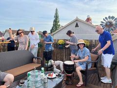 -小草屋轰趴馆别墅派对新场团建家庭聚会