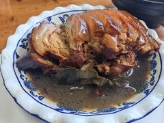 棕香肉-灶头屋里