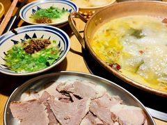 -洱火云南酸菜牛肉火锅(石景山当代商城店)