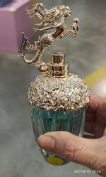 -ANNA SUI