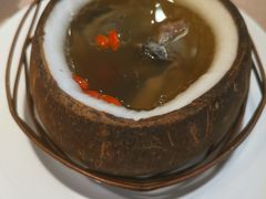 海椰皇炖乌鸡-尚一汤·粤菜海鲜(环球港店)