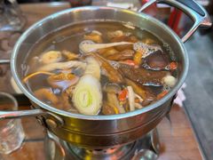 -丽江庭院·云南野生菌·海鲜火锅(鼓楼四合院店)