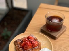 草莓可颂-怪 kafe.