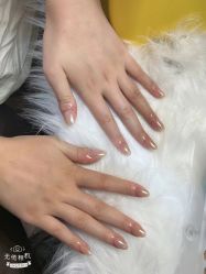 -小黑瓶美甲美睫