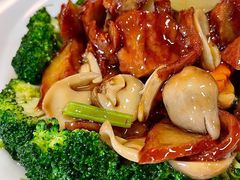 西兰花炒叉烧-中庸素香阁(建发广场店)