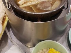 -潮界(LU·ONE凯德晶萃广场店)