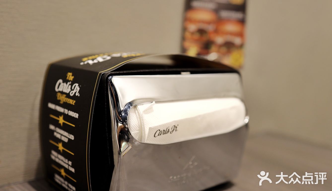 热气腾腾又饱满的薯条绝配奶香浓郁绵密的冰淇淋