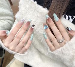 -甲·铺轻奢美甲美睫