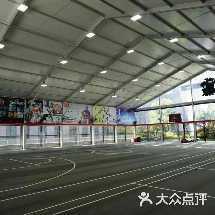 洛克公园篮球馆