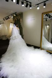 -LOVE SHINE婚纱·红鼎庄龙凤褂·妈妈装定制