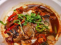 砂锅凤爪鱼头-周家二小姐的菜(西津渡店)