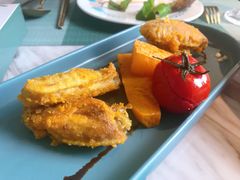 蜜桃经典蛋黄鸡翅-蜜桃花开·中西融合菜E&W(南长街店)