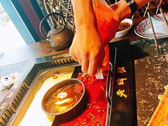 -老牌坊云南鱼豆花火锅(哈西万达店)