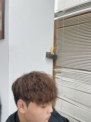 -藤野造型烫染·漂发